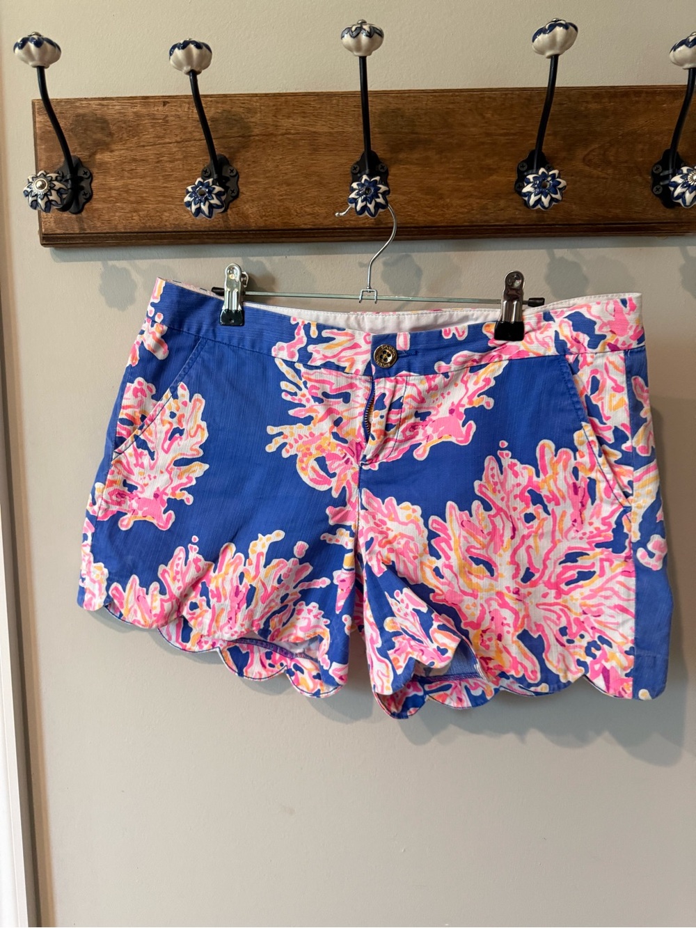 Lilly Pulitzer 6 Buttercup Women's Scallop Hem Floral Shorts - Blue & Pink